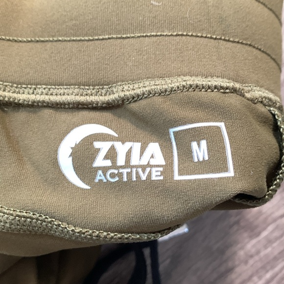 Zyia Joggers - Picture 3 of 4